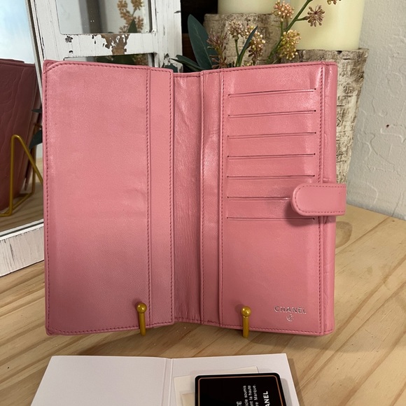[SOLD ON WEBSITE] Chanel camelia long wallet - Picture 4 of 7